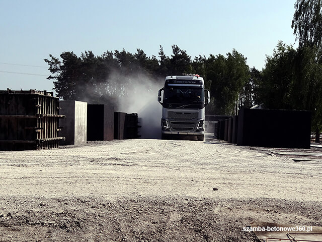 Magazyn szamb betonowych gotowych do transportu do Gorzów Wielkopolski - certyfikowane zbiorniki z atestem